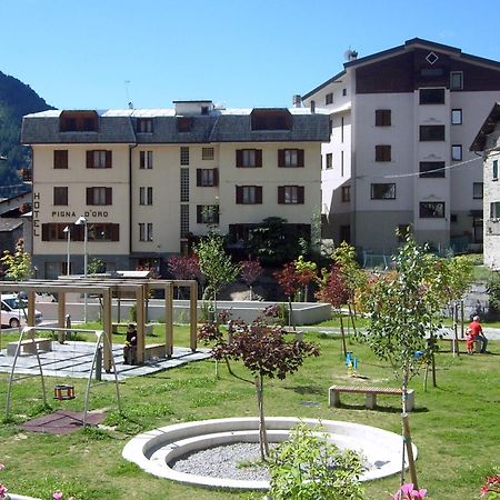 Hotel Pigna D'Oro Chiesa in Valmalenco Exterior foto