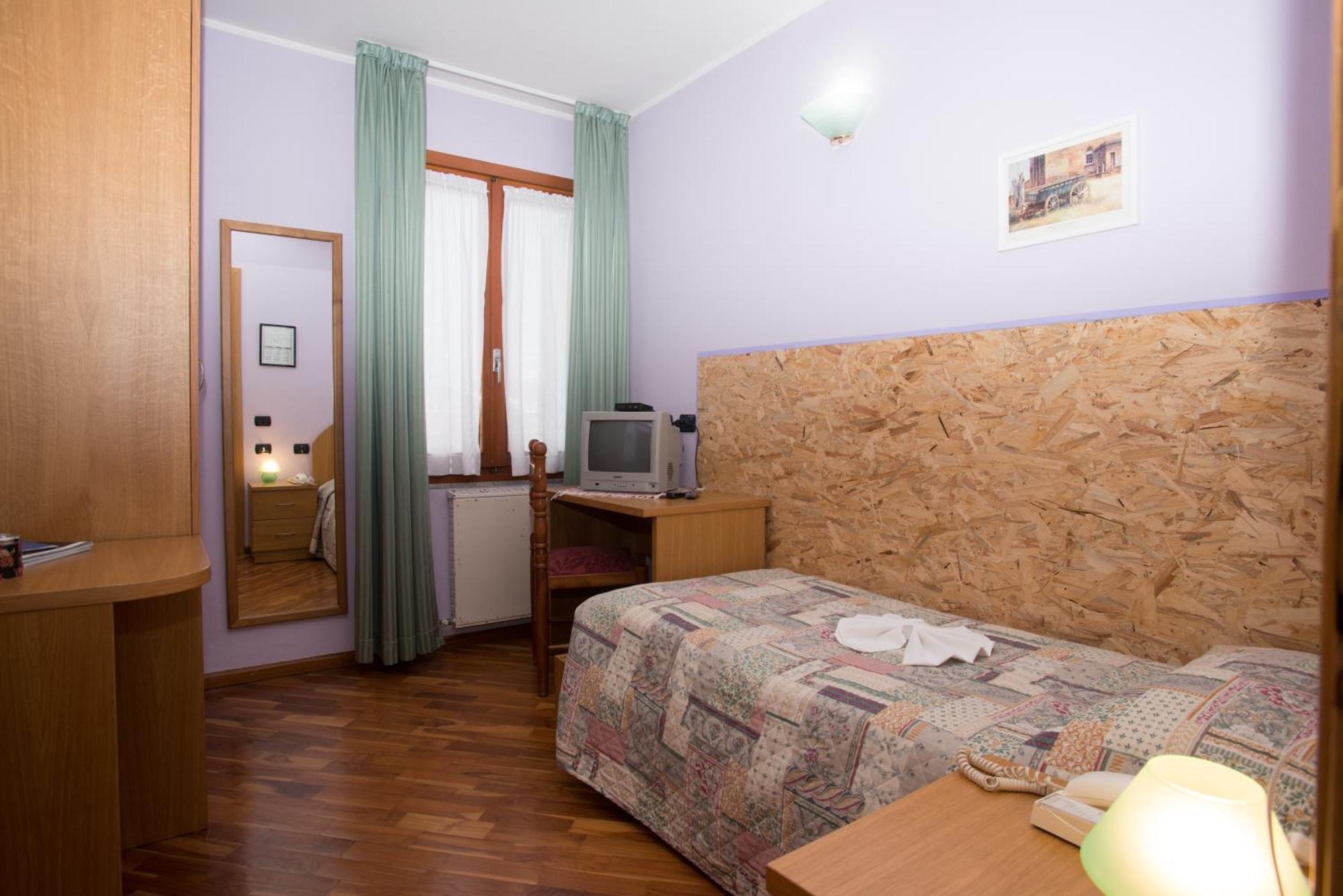 Hotel Pigna D'Oro Chiesa in Valmalenco Exterior foto